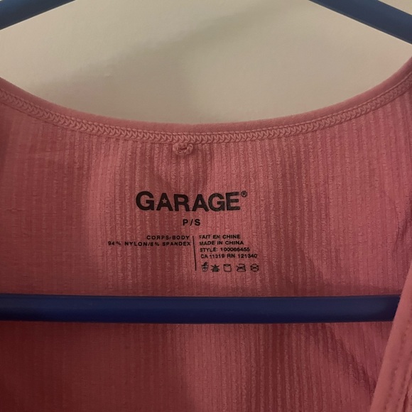 Garage crop top - Picture 3 of 3